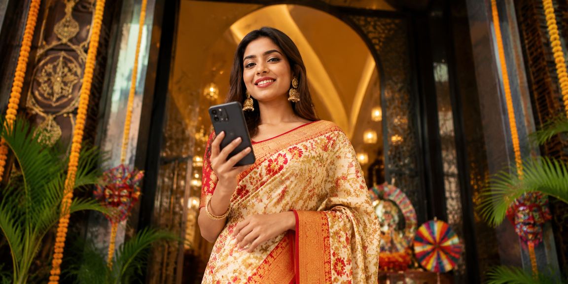 নারায়ণগঞ্জে ঈদ উৎসবে মোবাইলে স্পোর্টস বেটিং উপভোগ করছেন একজন ব্যবহারকারী